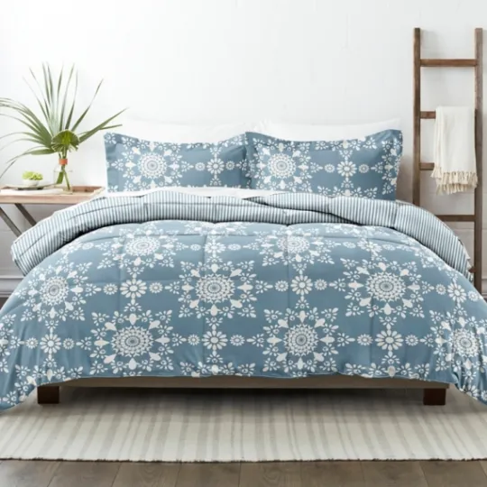 Kirkland's Home Daisy Medallion Queen 3-Pc. Comforter Set- Comforters