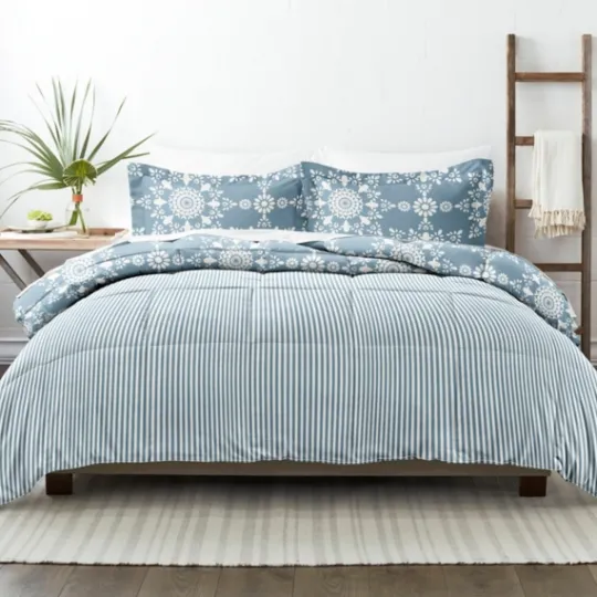 Kirkland's Home Daisy Medallion Queen 3-Pc. Comforter Set- Comforters