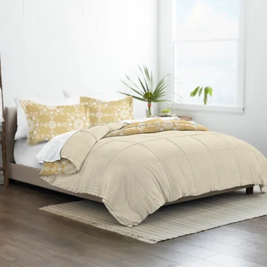 Kirkland's Home Daisy Medallion Queen 3-Pc. Comforter Set- Comforters
