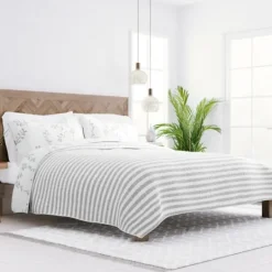 Kirkland's Home Gray Vines Reversible 3-Pc. King Quilt Set- Quilts