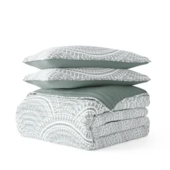 Kirkland's Home Green Scalloped Reversible 3-Pc. Queen Quilt Set- Quilts