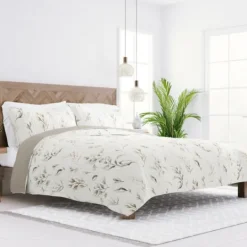 Kirkland's Home Watercolor Leaves Reversible 3-Pc. King Quilt Set- Quilts