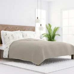 Kirkland's Home Watercolor Leaves Reversible 3-Pc. King Quilt Set- Quilts